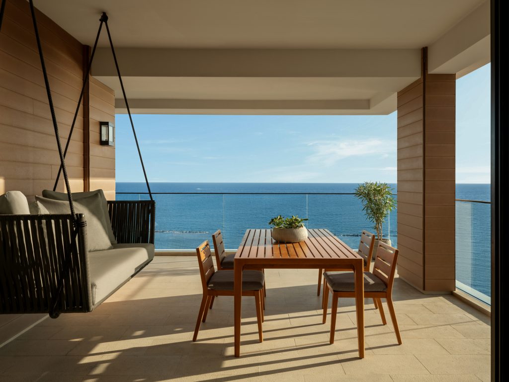 Deluxe Sea View Suite