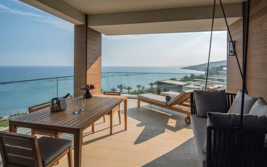 Deluxe Sea View Suite